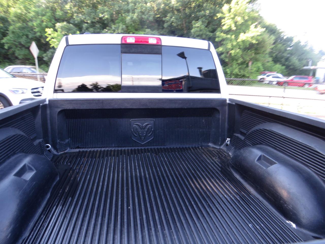 RAM 1500 4WD Quad Cab 140.5" SLT 2013