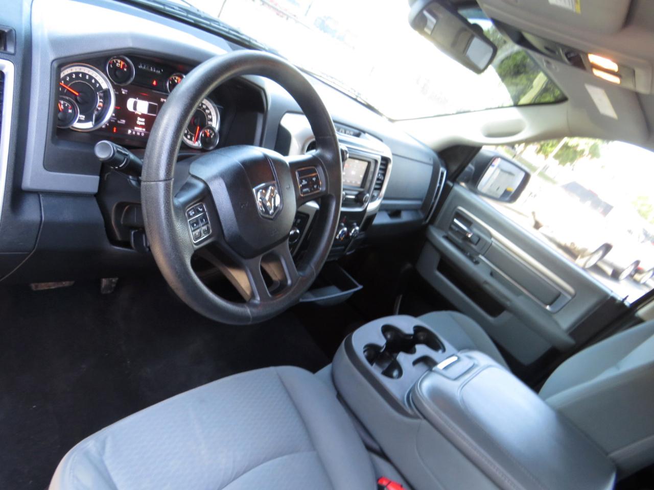 RAM 1500 4WD Quad Cab 140.5" SLT 2013