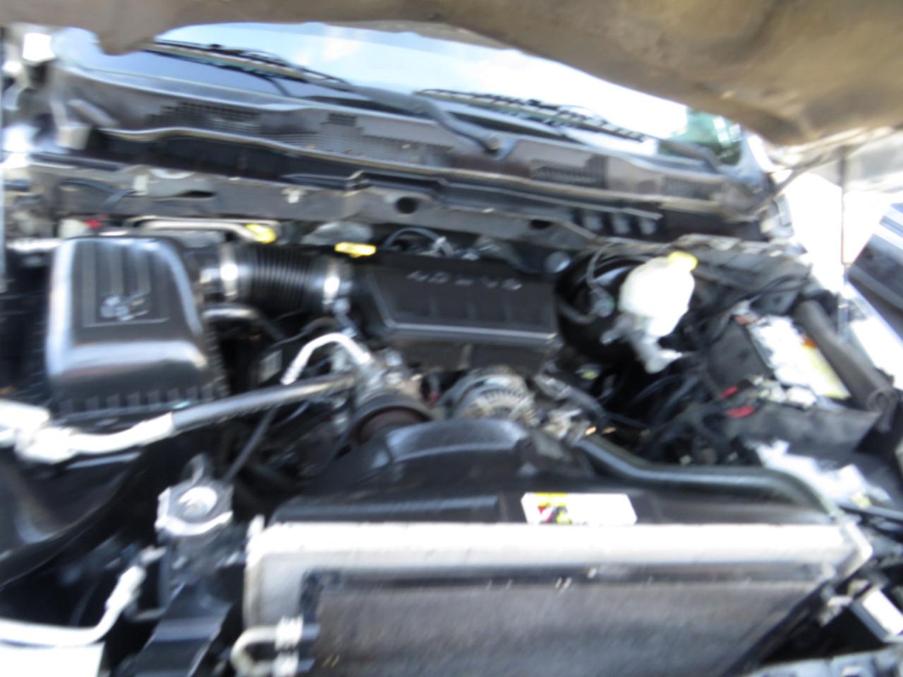 RAM 1500 4WD Quad Cab 140.5" SLT 2013