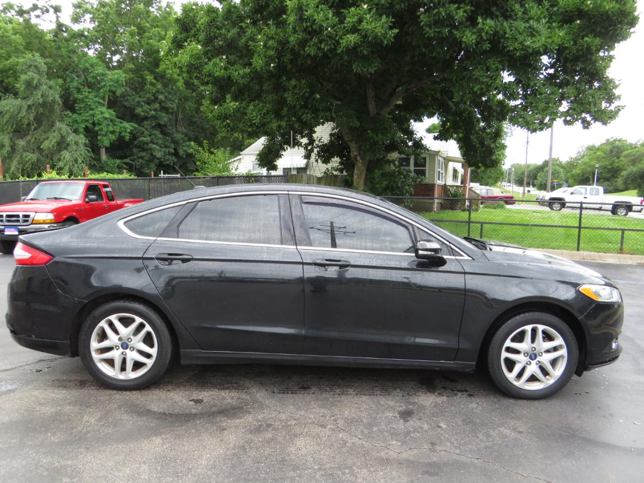 Ford Fusion 4dr Sdn SE FWD 2015