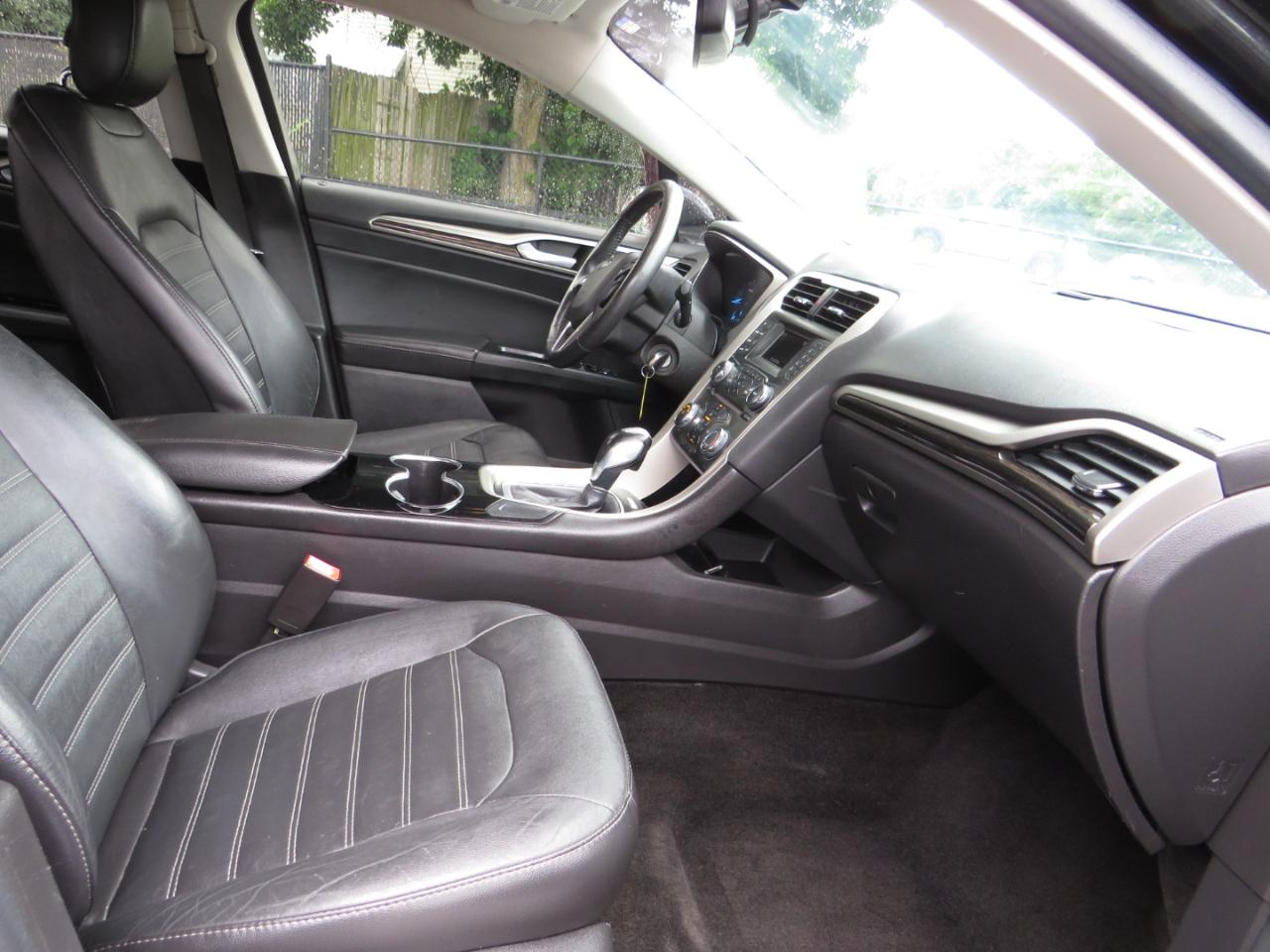 Ford Fusion 4dr Sdn SE FWD 2015