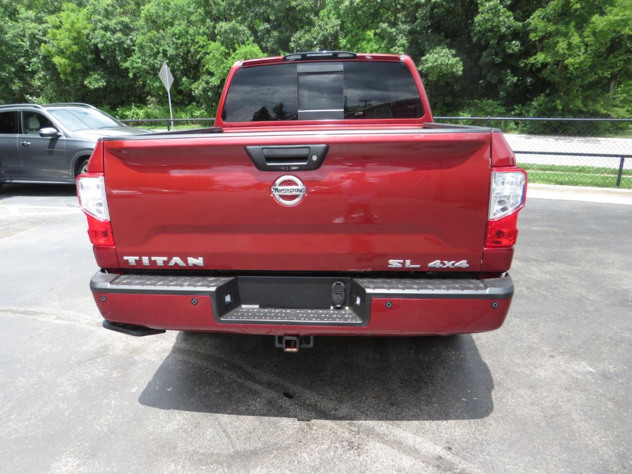 Nissan Titan 4x4 Crew Cab SL 2019