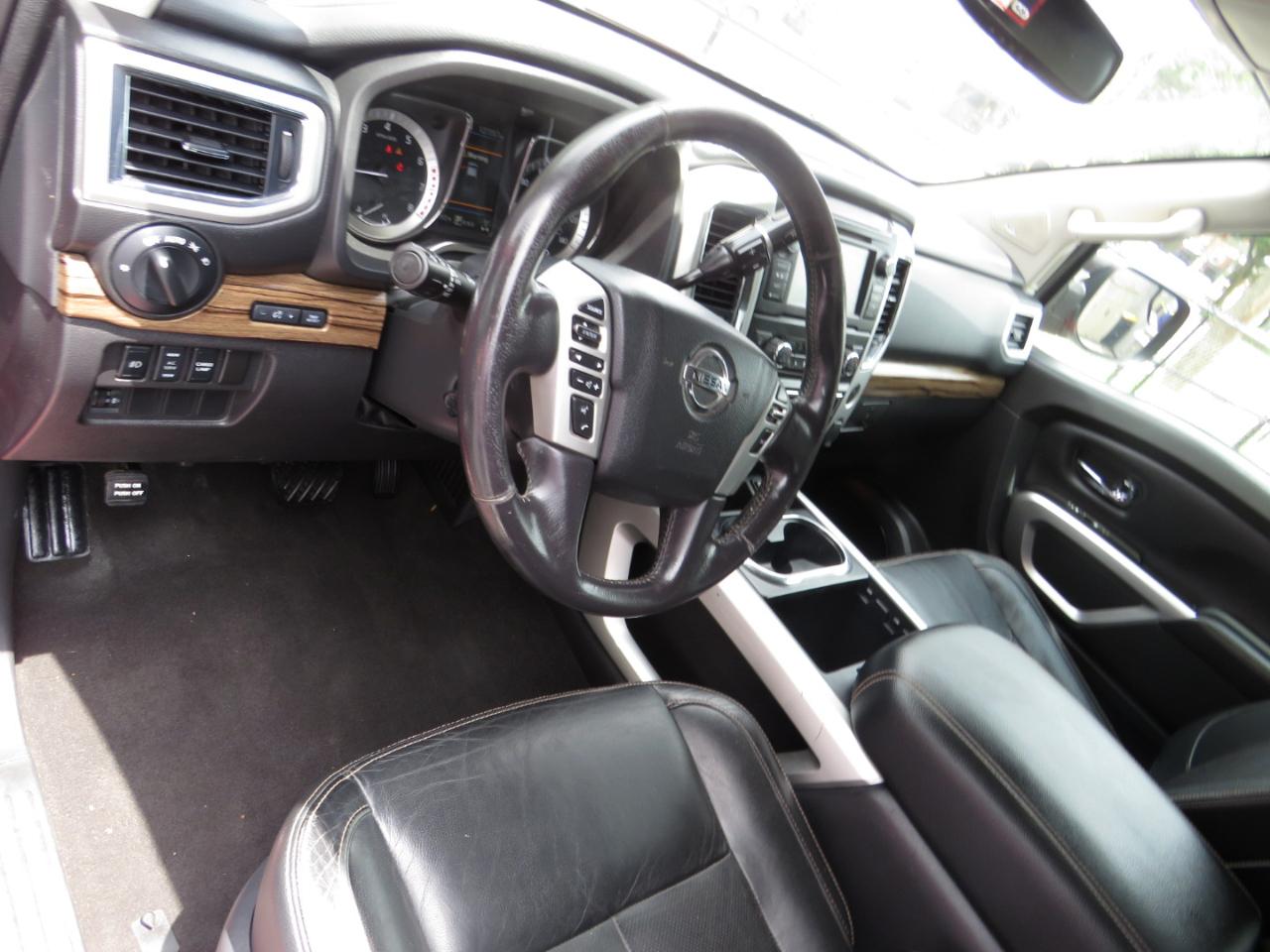 Nissan Titan 4x4 Crew Cab SL 2019
