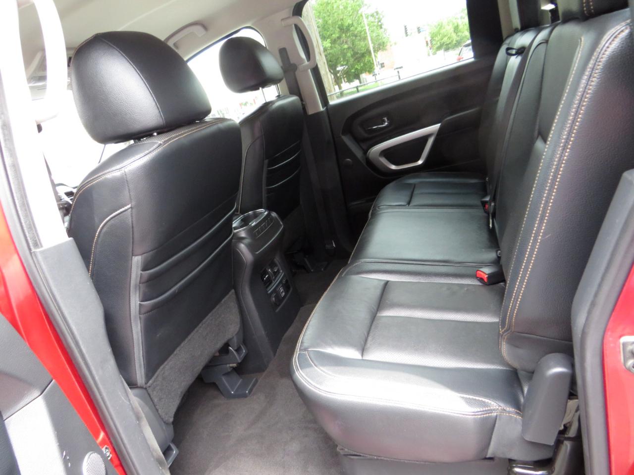 Nissan Titan 4x4 Crew Cab SL 2019