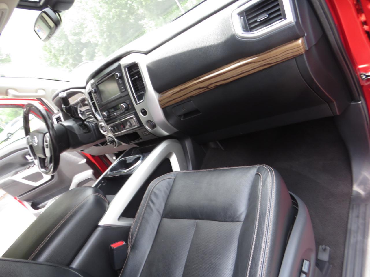 Nissan Titan 4x4 Crew Cab SL 2019