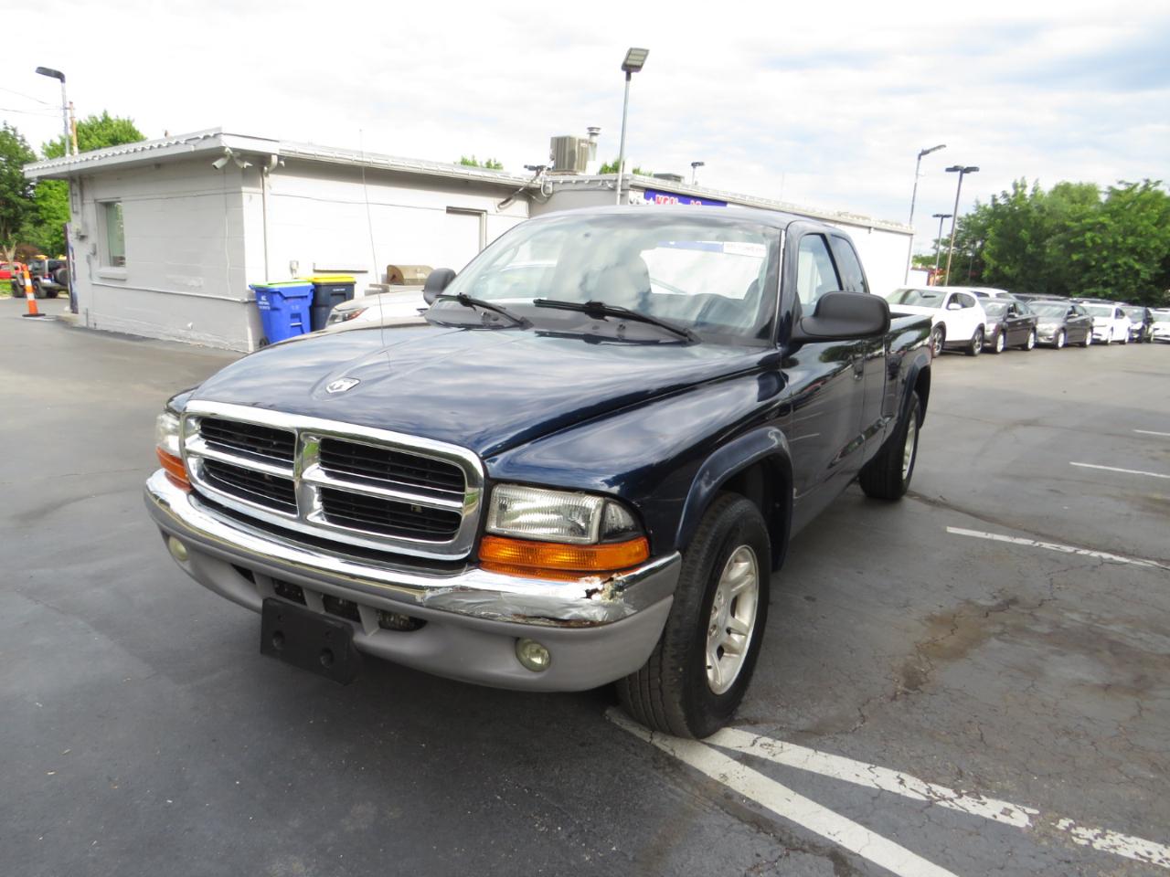 Dodge Dakota 2dr Club Cab 131" WB SLT 2004
