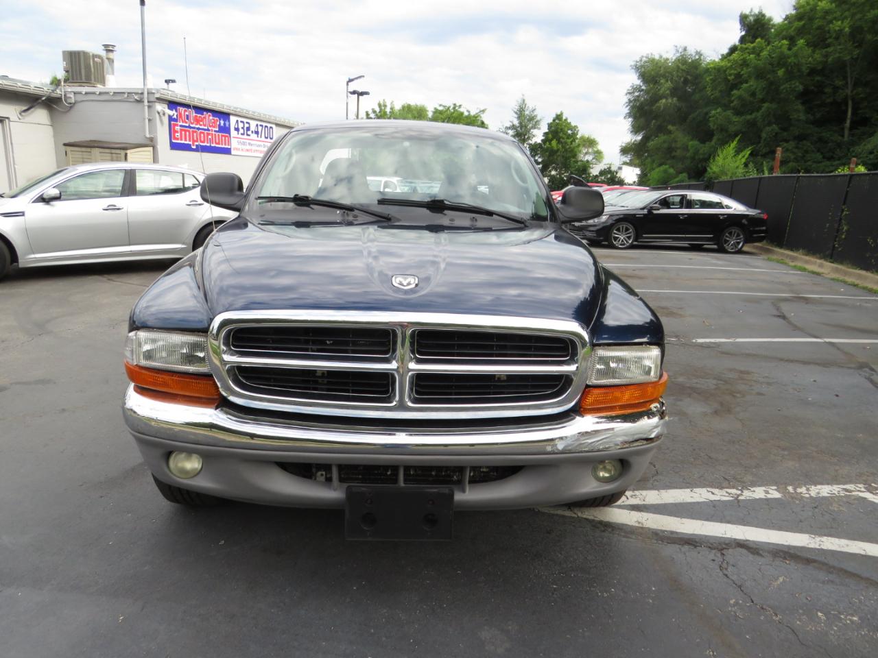 Dodge Dakota 2dr Club Cab 131" WB SLT 2004