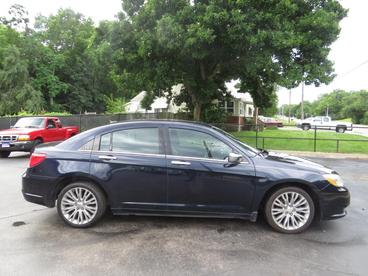 Chrysler 200 4dr Sdn Limited 2012