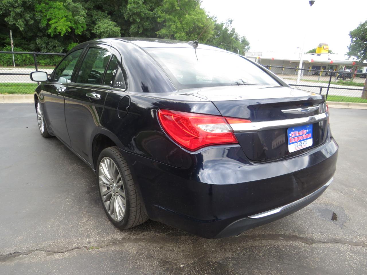 Chrysler 200 4dr Sdn Limited 2012