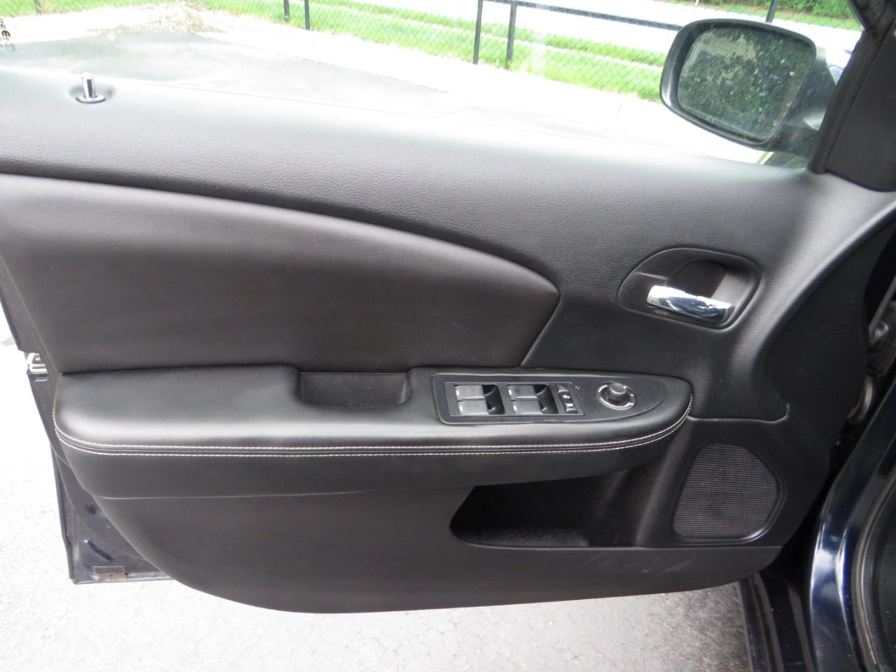 Chrysler 200 4dr Sdn Limited 2012