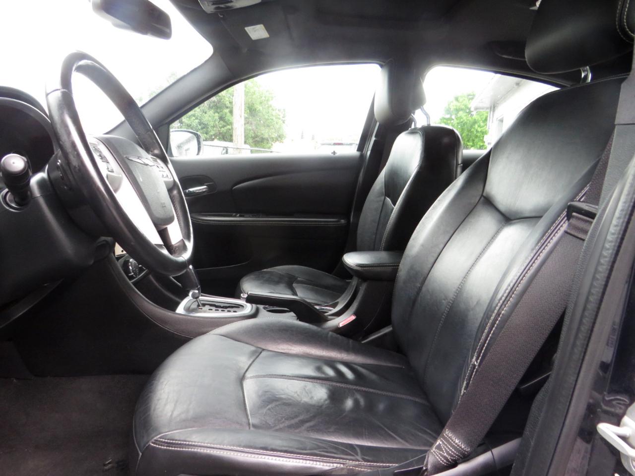 Chrysler 200 4dr Sdn Limited 2012
