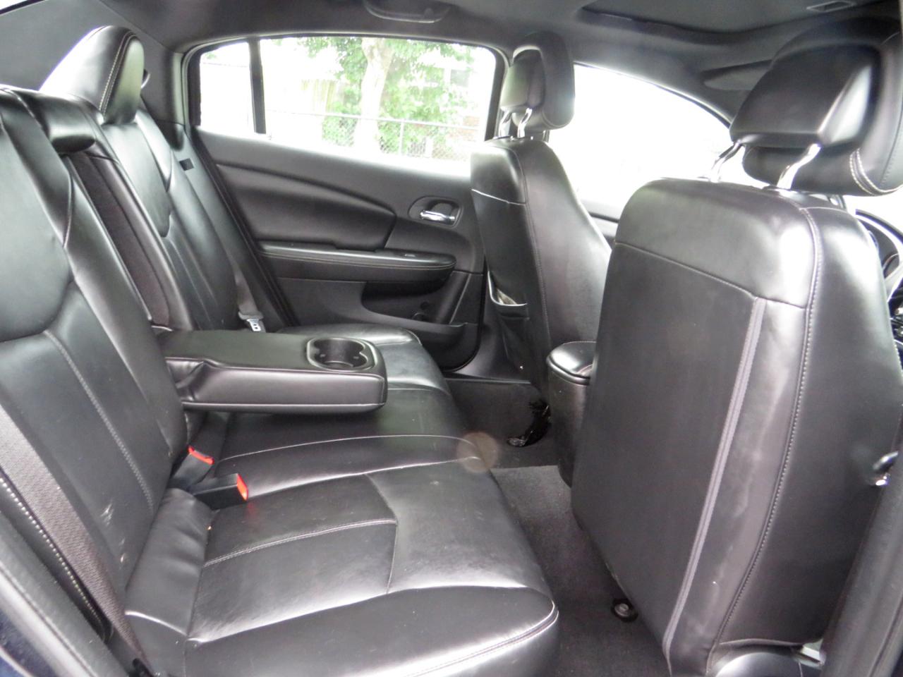 Chrysler 200 4dr Sdn Limited 2012