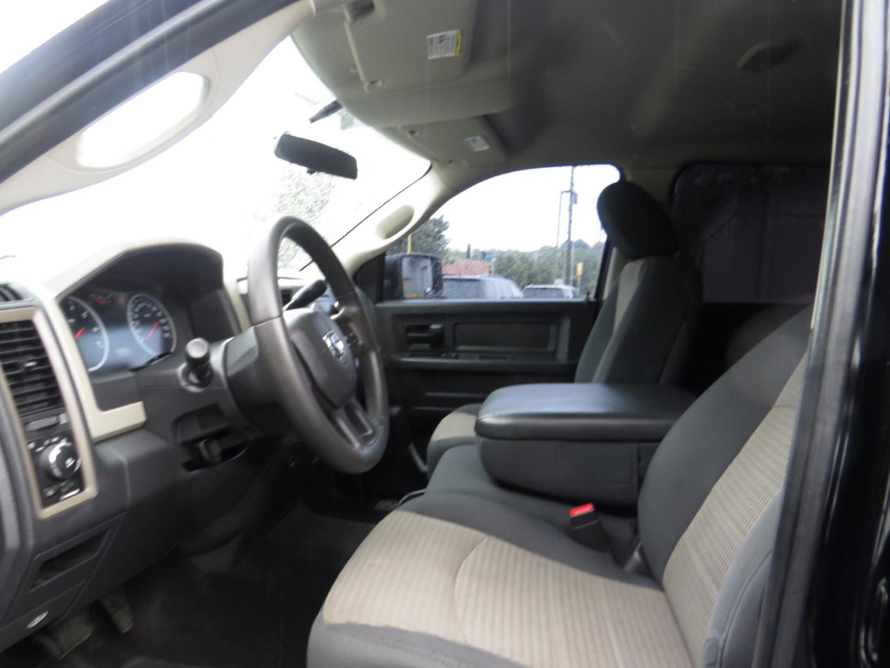 RAM 1500 4WD Crew Cab 140.5" Express 2012