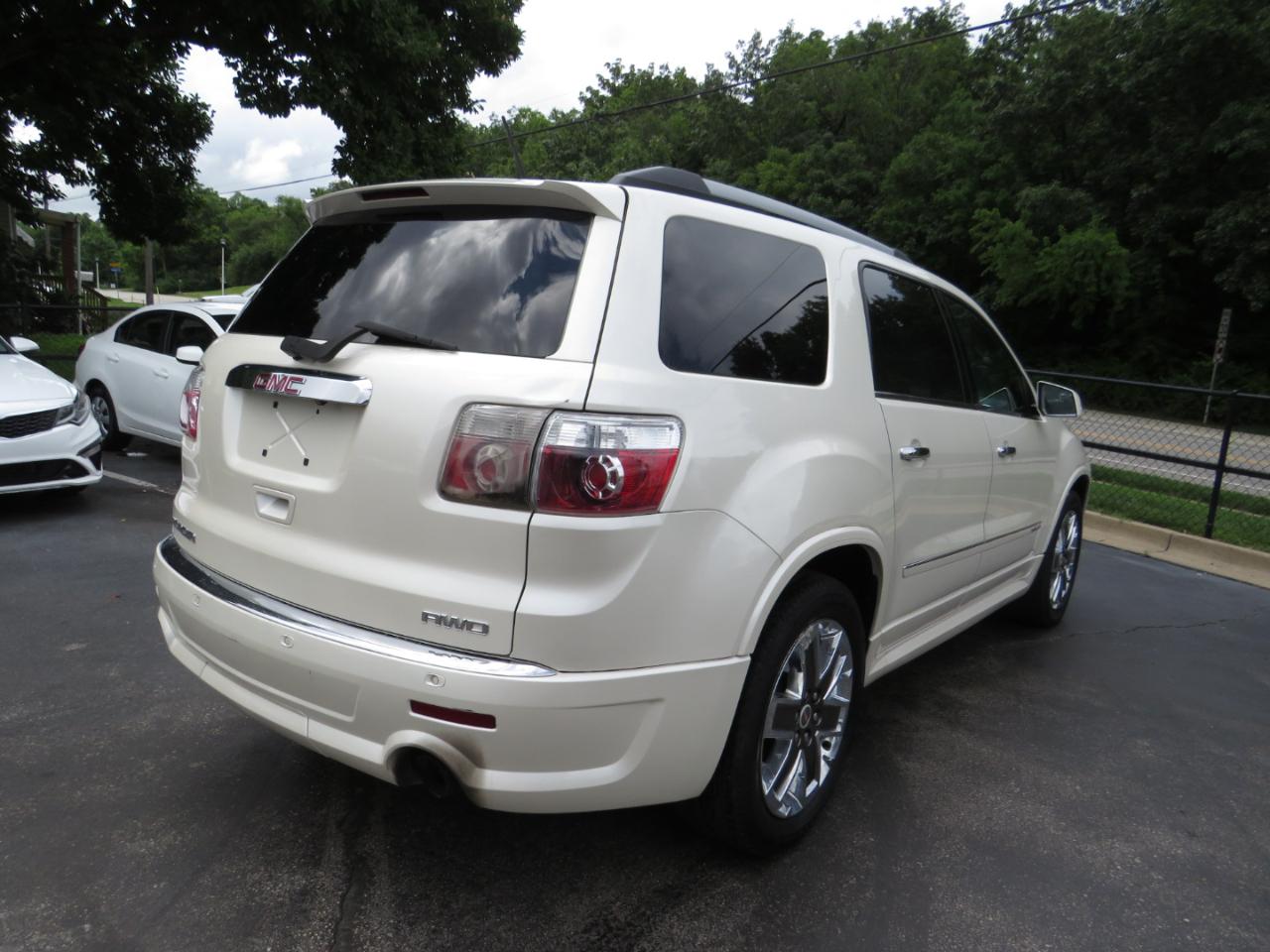 GMC Acadia AWD 4dr Denali 2012