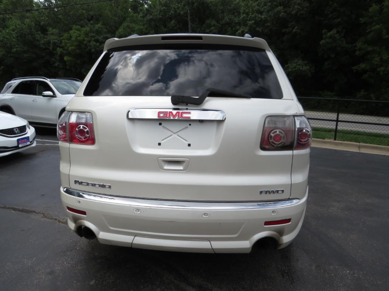 GMC Acadia AWD 4dr Denali 2012