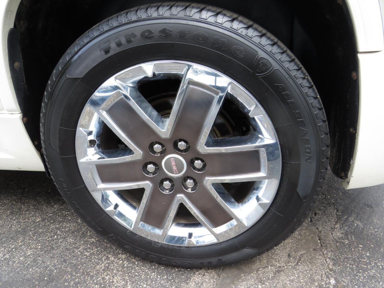 GMC Acadia AWD 4dr Denali 2012