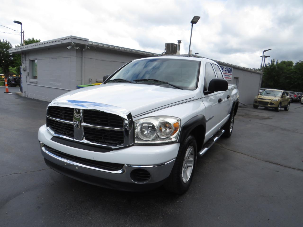 Dodge Ram 1500 2WD Quad Cab 140.5" SLT 2007