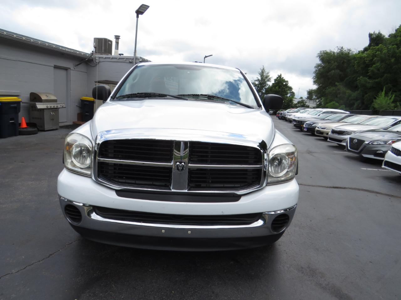 Dodge Ram 1500 2WD Quad Cab 140.5" SLT 2007