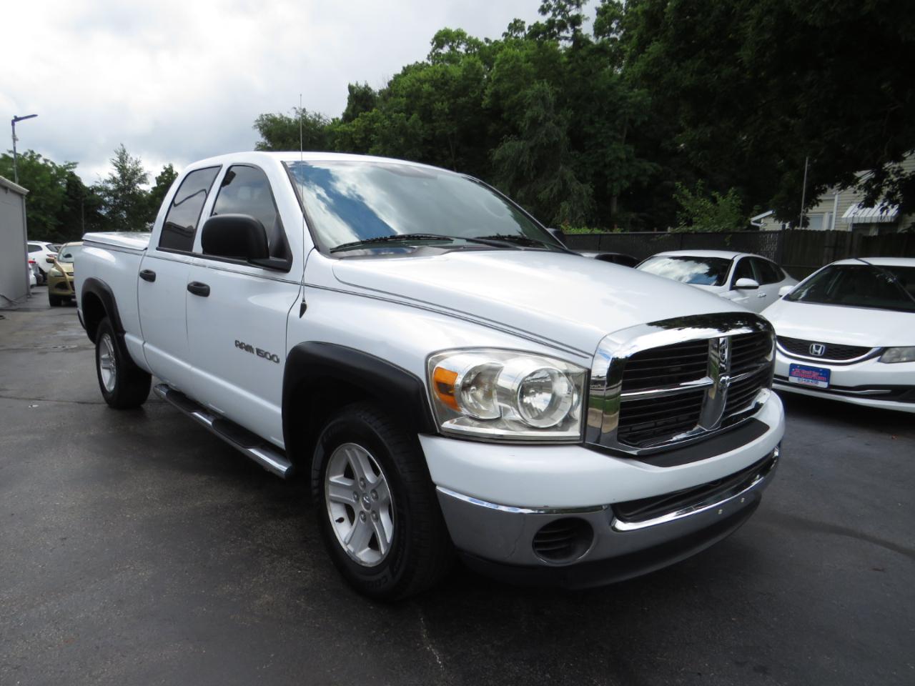 Dodge Ram 1500 2WD Quad Cab 140.5" SLT 2007