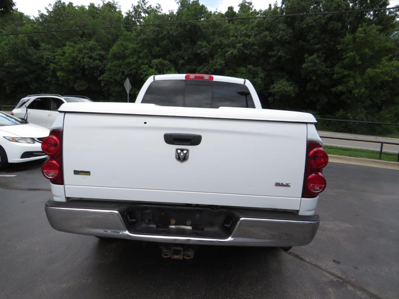 Dodge Ram 1500 2WD Quad Cab 140.5" SLT 2007
