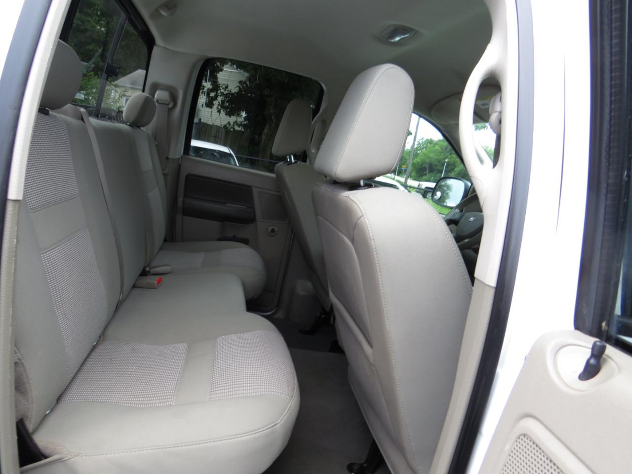 Dodge Ram 1500 2WD Quad Cab 140.5" SLT 2007