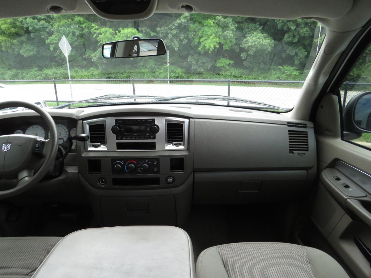 Dodge Ram 1500 2WD Quad Cab 140.5" SLT 2007