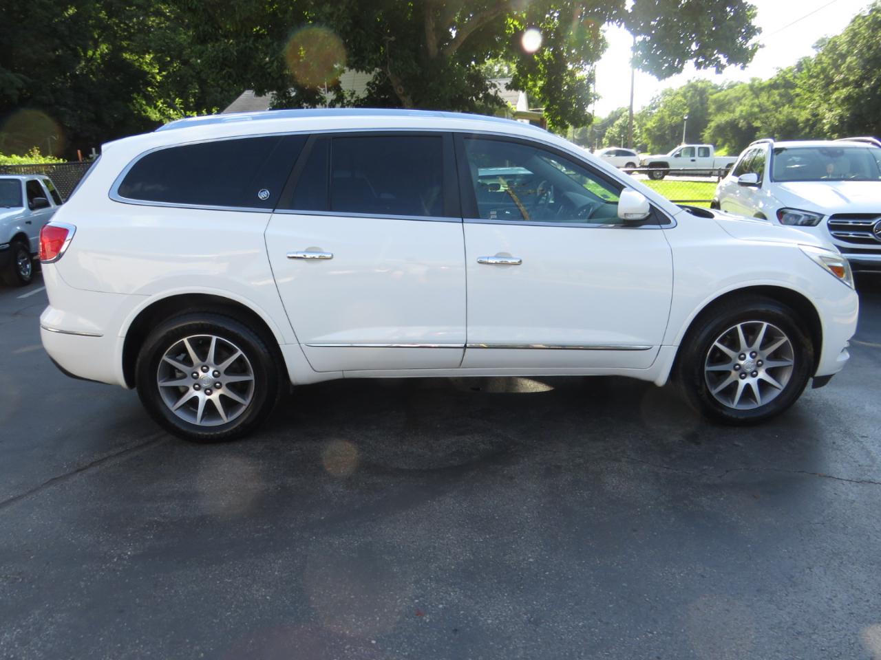 Buick Enclave FWD 4dr Leather 2013