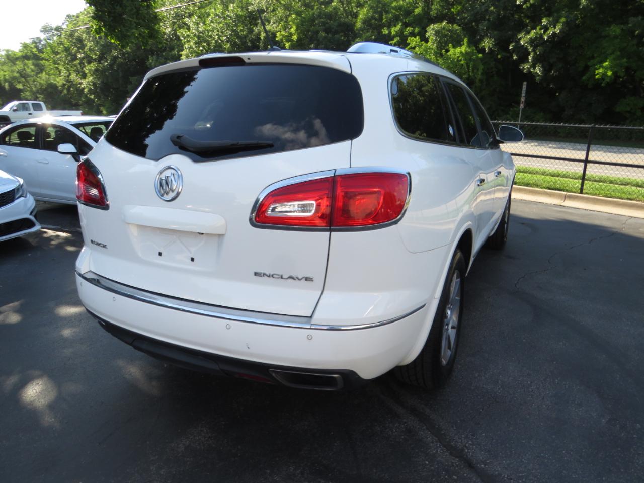 Buick Enclave FWD 4dr Leather 2013