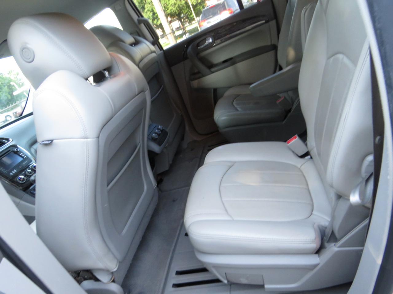 Buick Enclave FWD 4dr Leather 2013