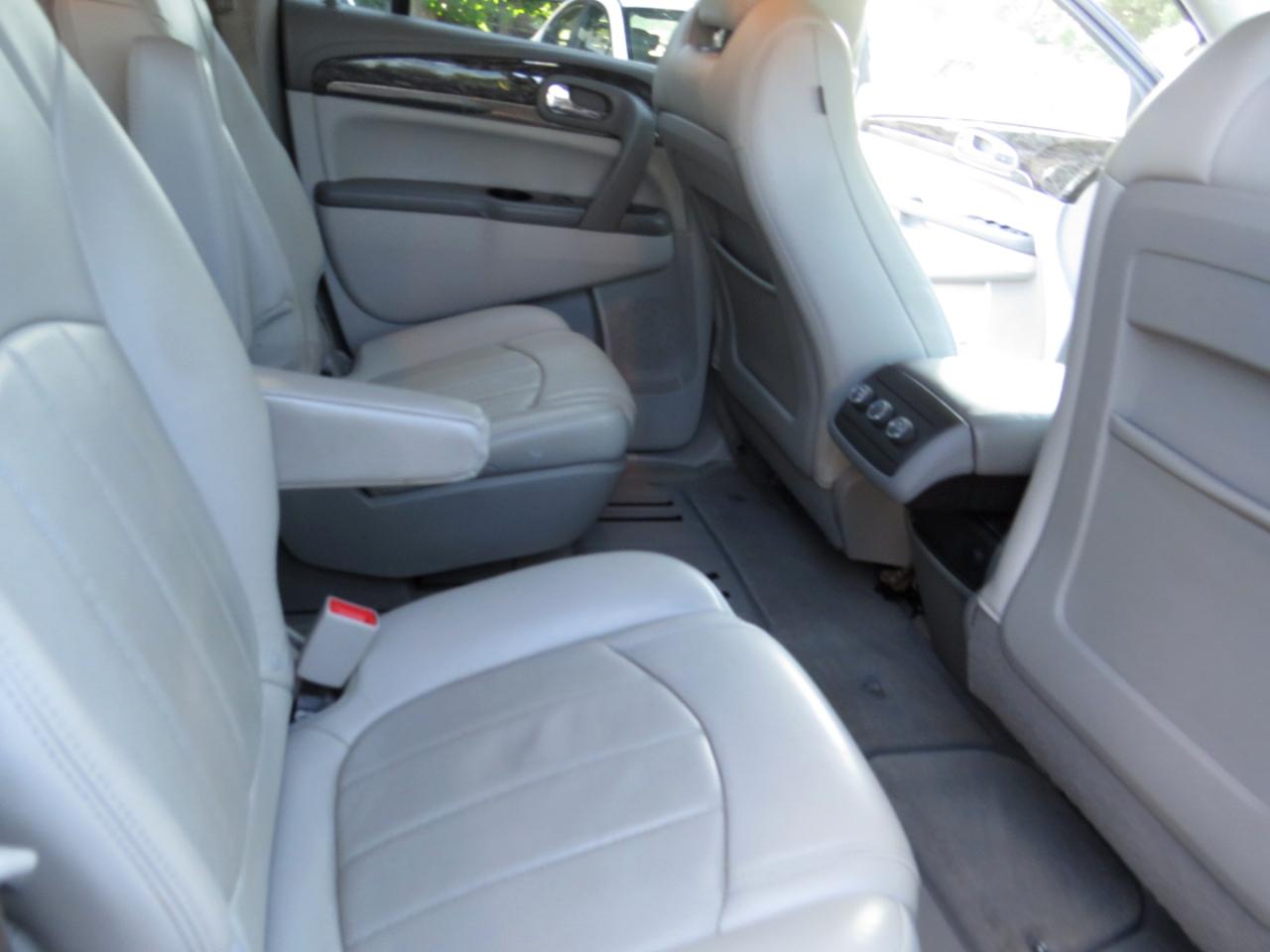 Buick Enclave FWD 4dr Leather 2013