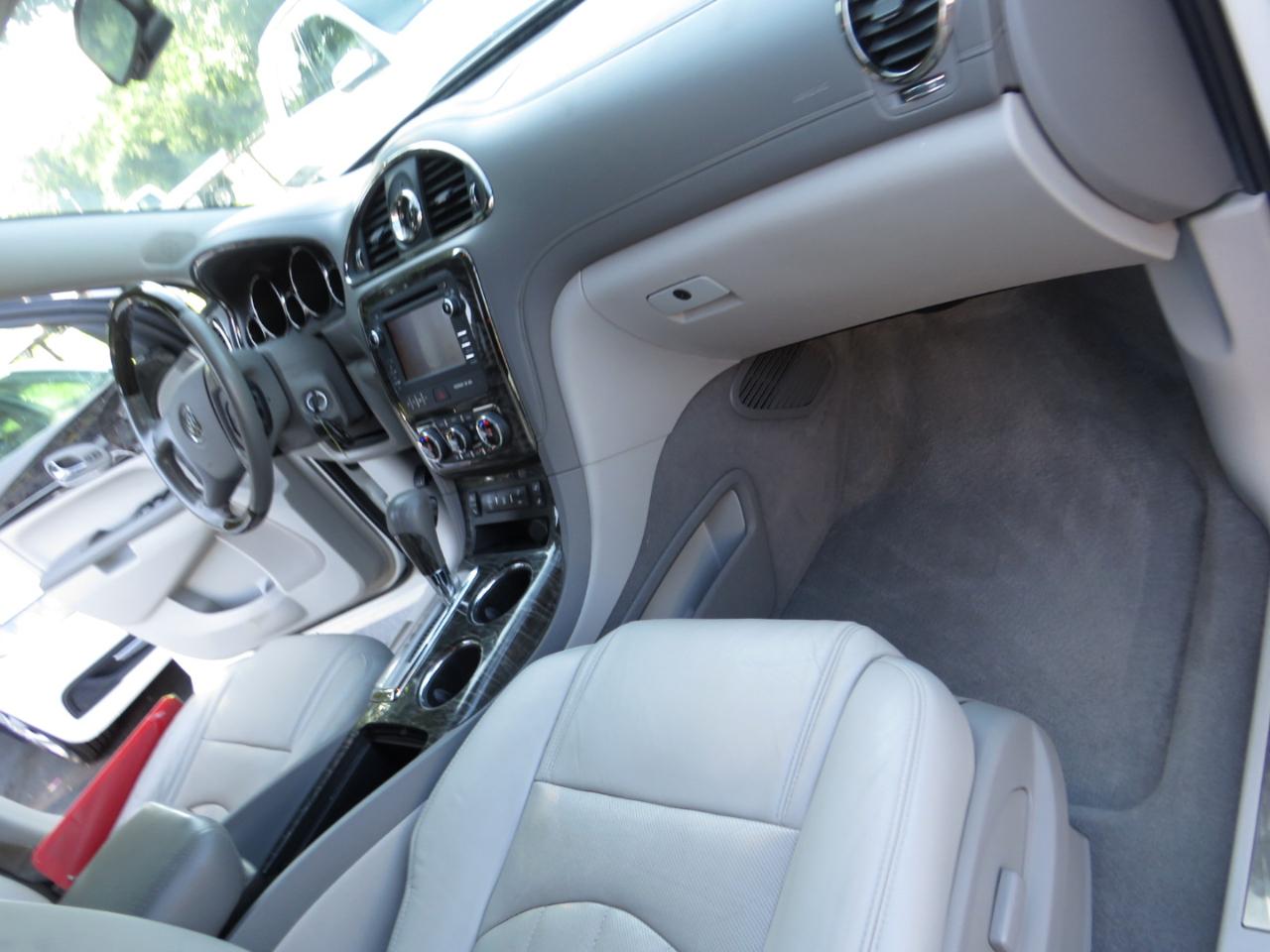Buick Enclave FWD 4dr Leather 2013