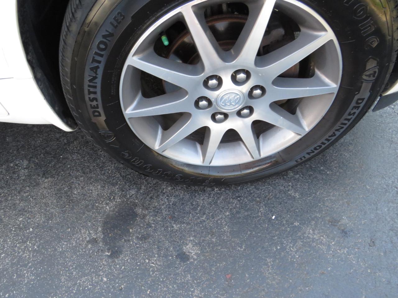 Buick Enclave FWD 4dr Leather 2013