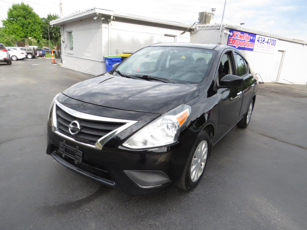 Nissan Versa Sedan SV CVT 2017