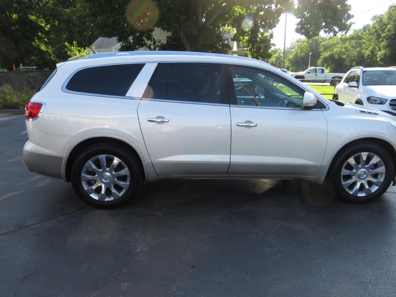 Buick Enclave AWD 4dr Premium 2012