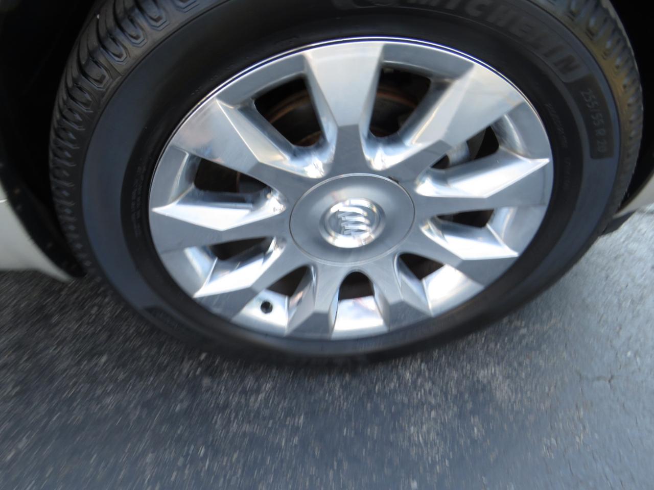 Buick Enclave AWD 4dr Premium 2012
