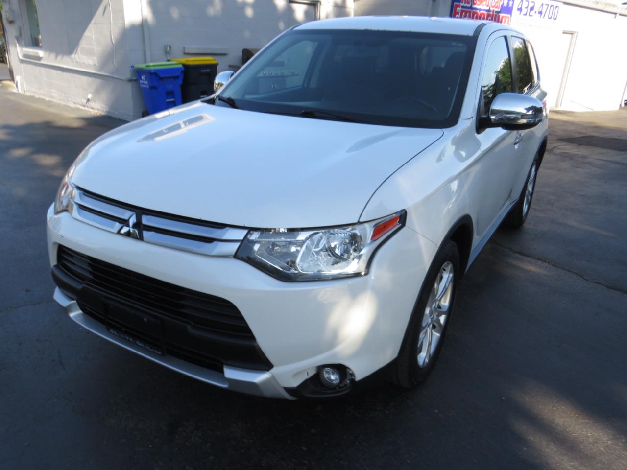 Mitsubishi Outlander 2WD 4dr SE 2015