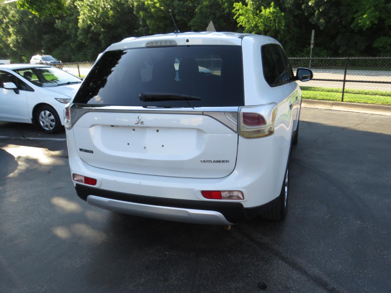 Mitsubishi Outlander 2WD 4dr SE 2015
