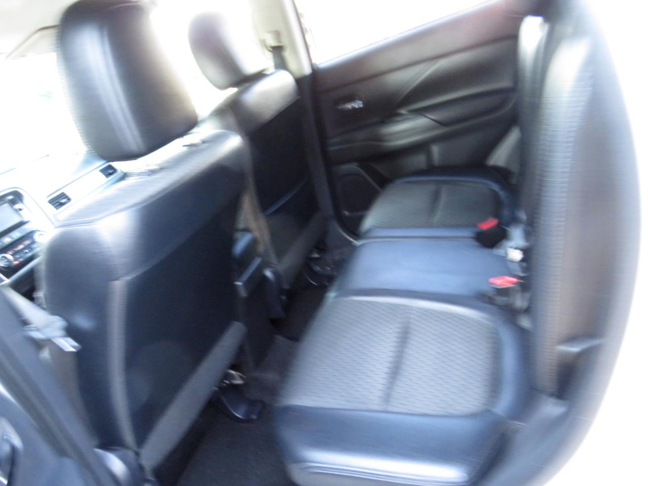 Mitsubishi Outlander 2WD 4dr SE 2015