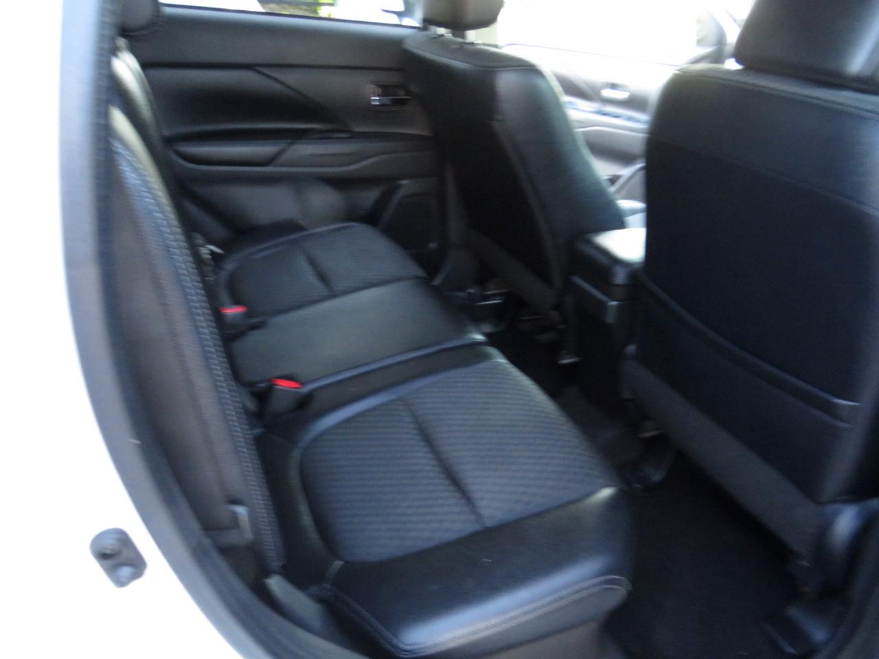 Mitsubishi Outlander 2WD 4dr SE 2015