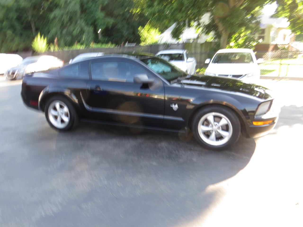 Ford Mustang 2dr Cpe 2009
