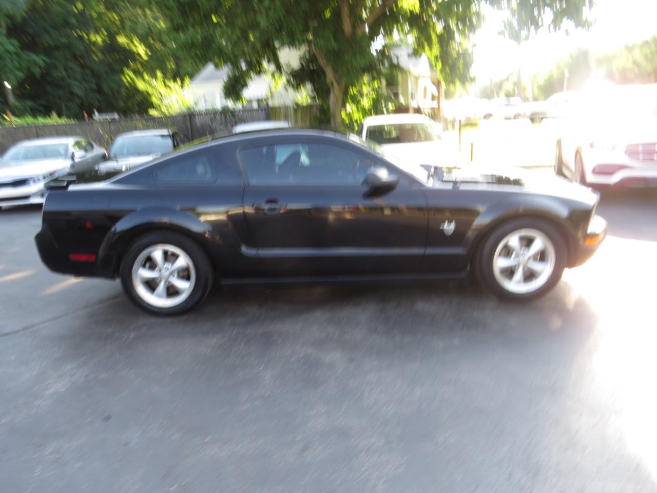 Ford Mustang 2dr Cpe 2009