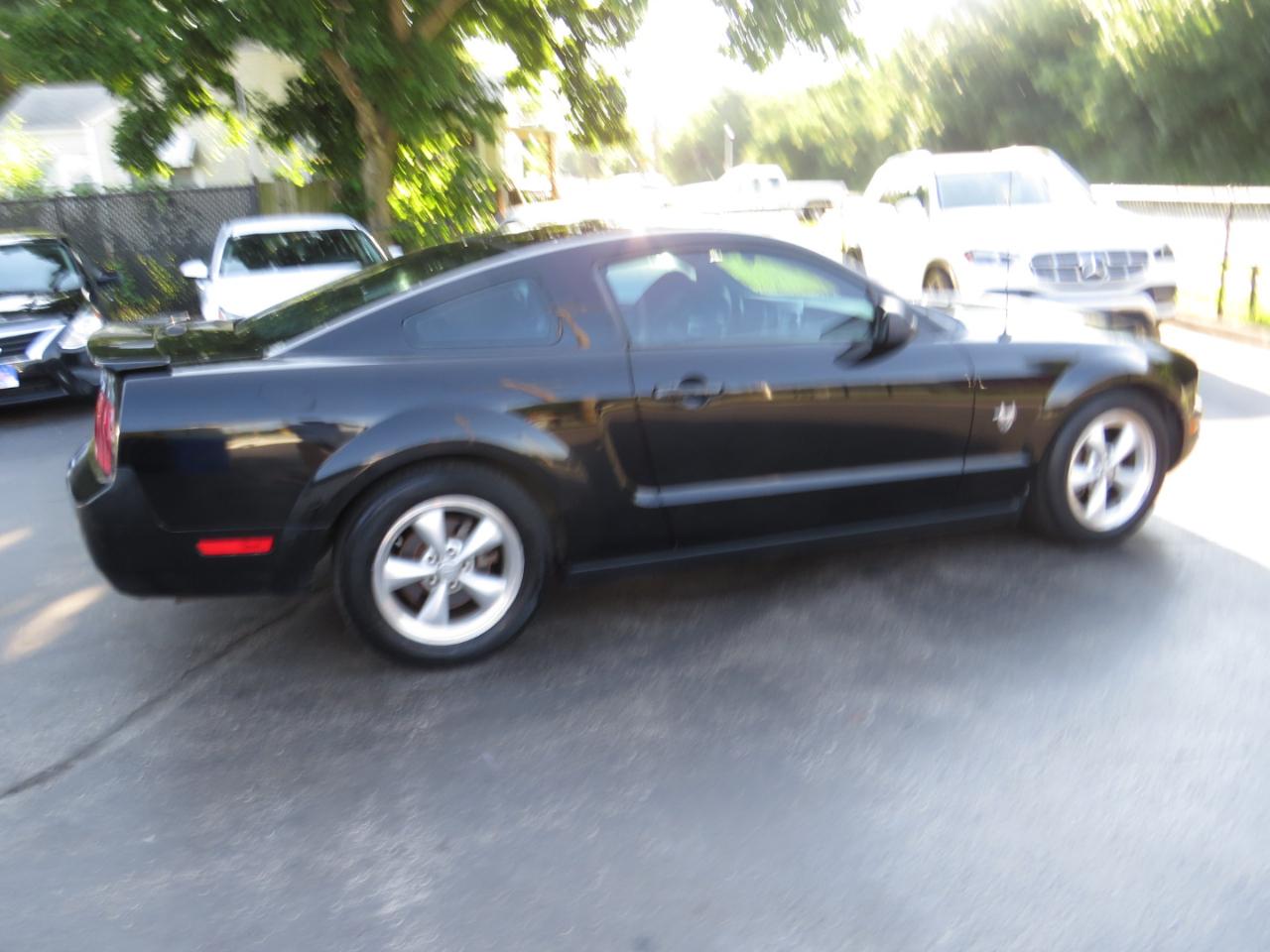 Ford Mustang 2dr Cpe 2009