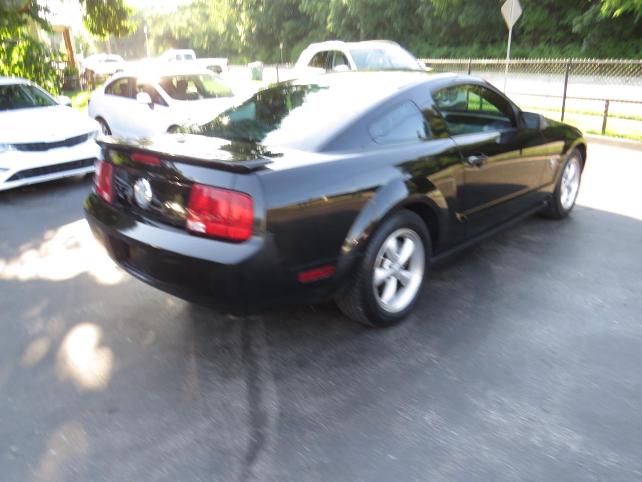 Ford Mustang 2dr Cpe 2009