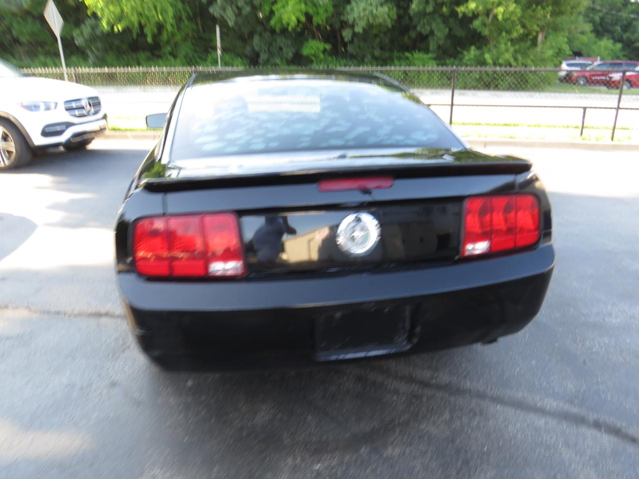 Ford Mustang 2dr Cpe 2009