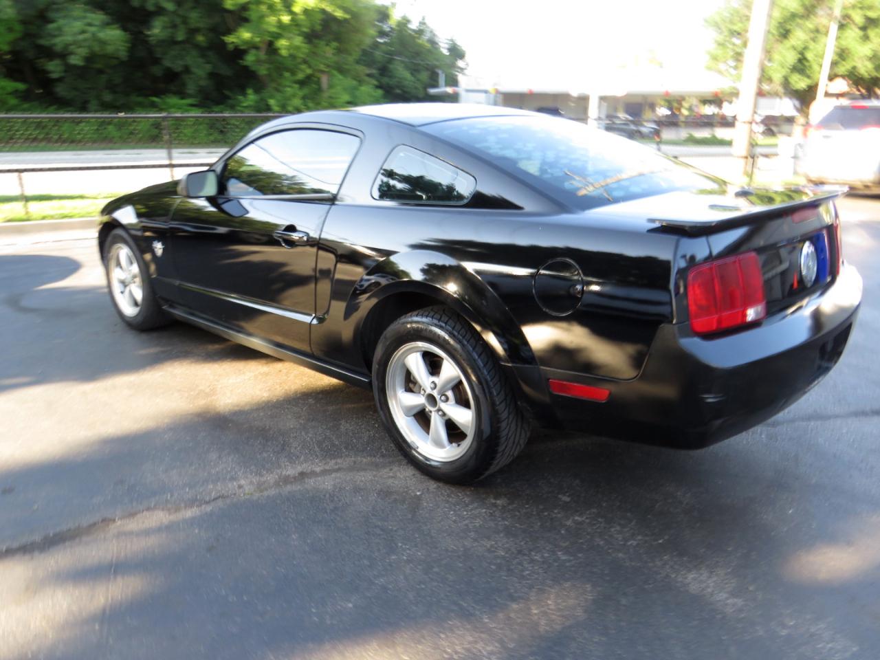 Ford Mustang 2dr Cpe 2009