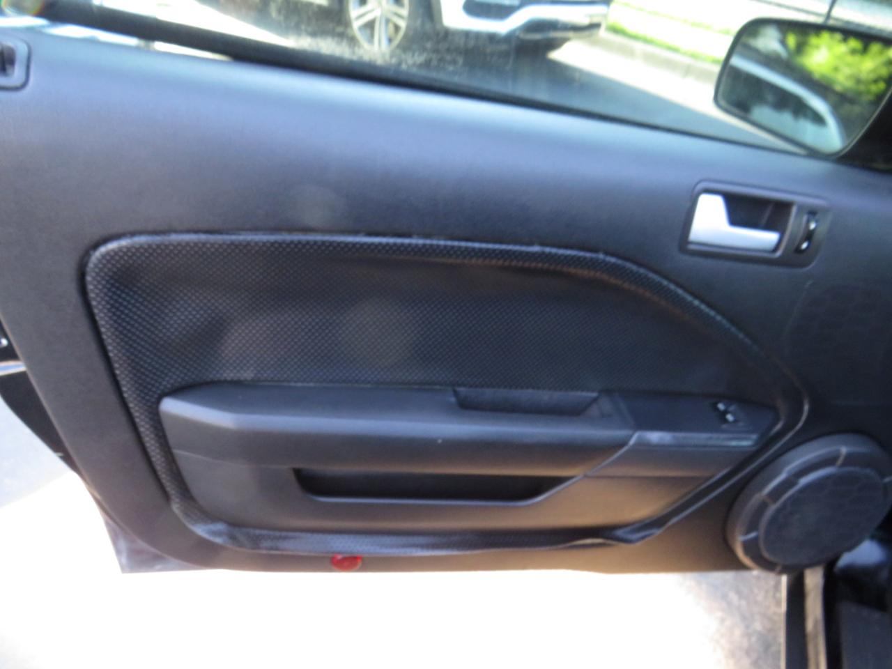 Ford Mustang 2dr Cpe 2009