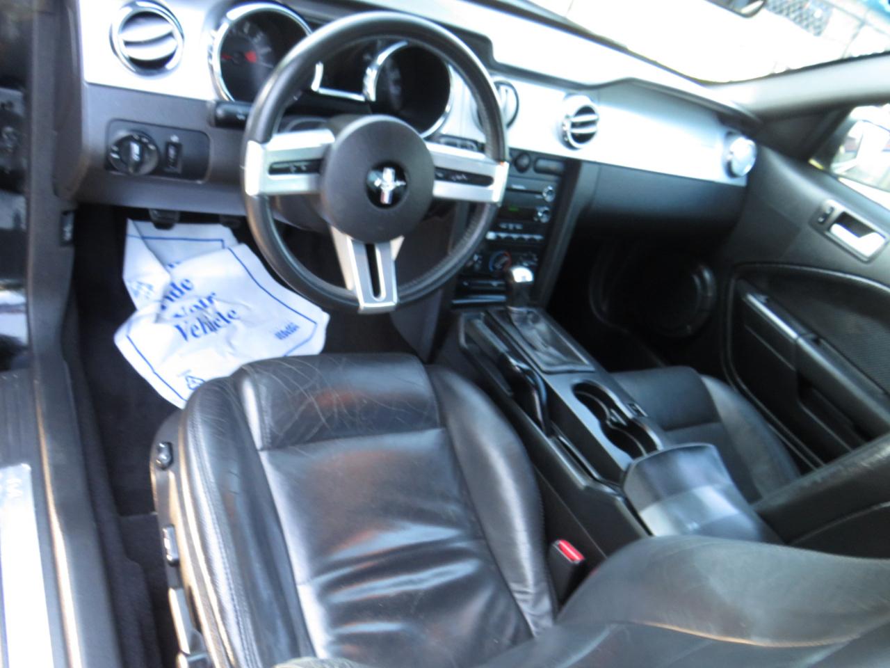 Ford Mustang 2dr Cpe 2009