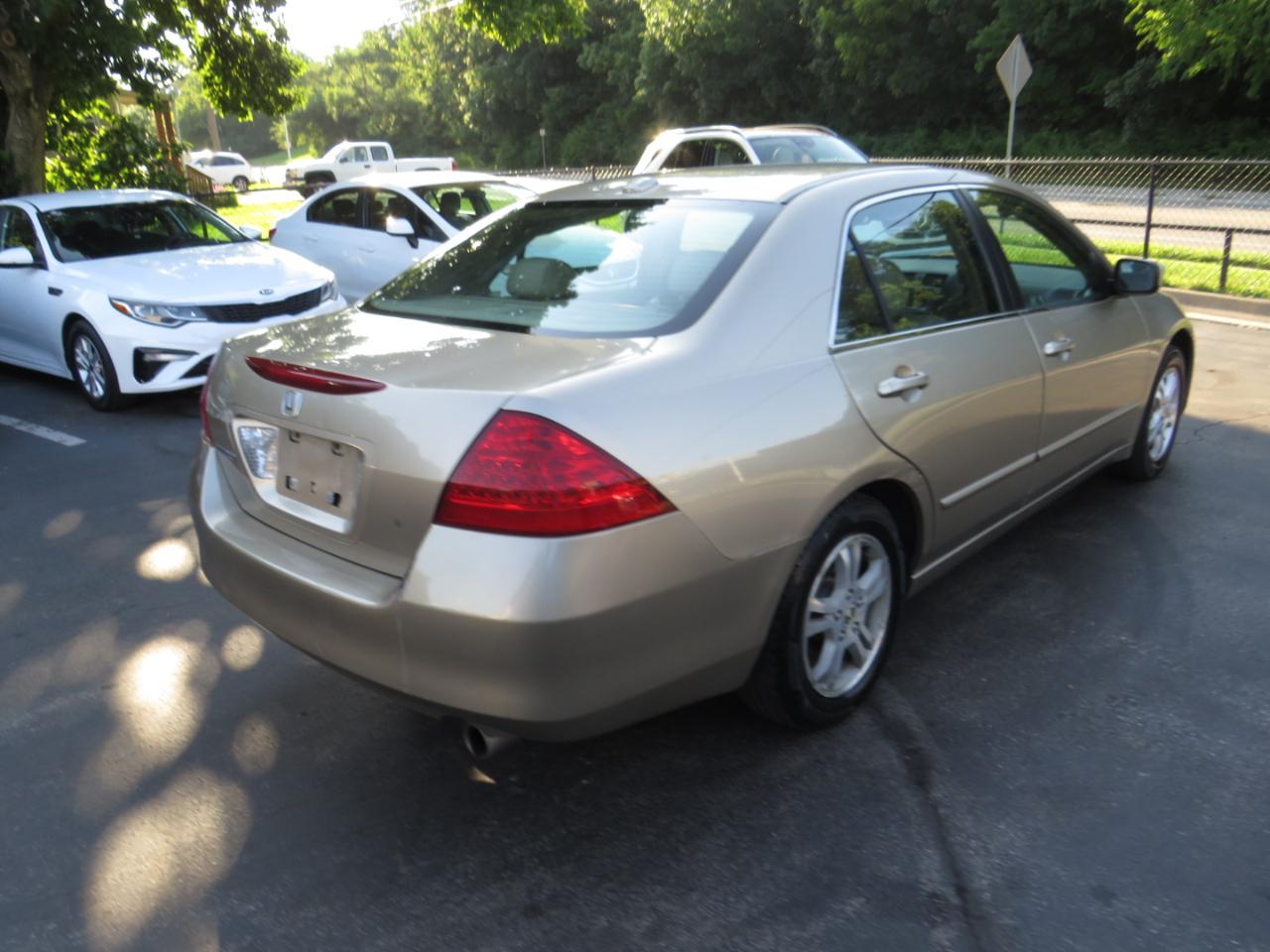 Honda Accord Sdn EX-L AT 2006