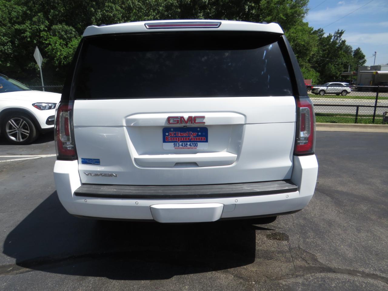 GMC Yukon 4WD 4dr SLT 2017