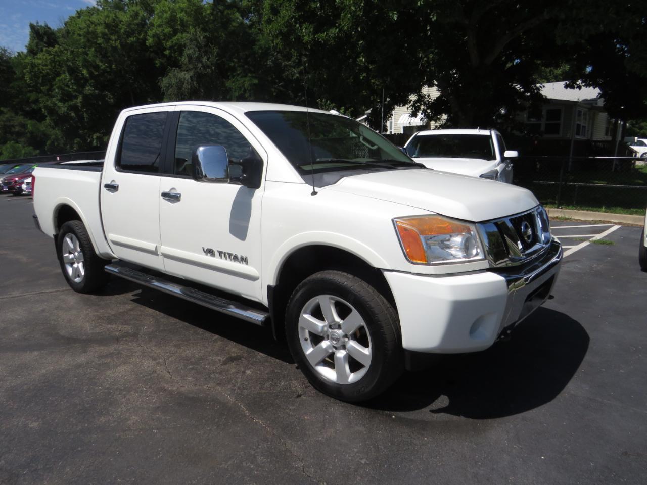 Nissan Titan 4WD Crew Cab SWB SL 2013